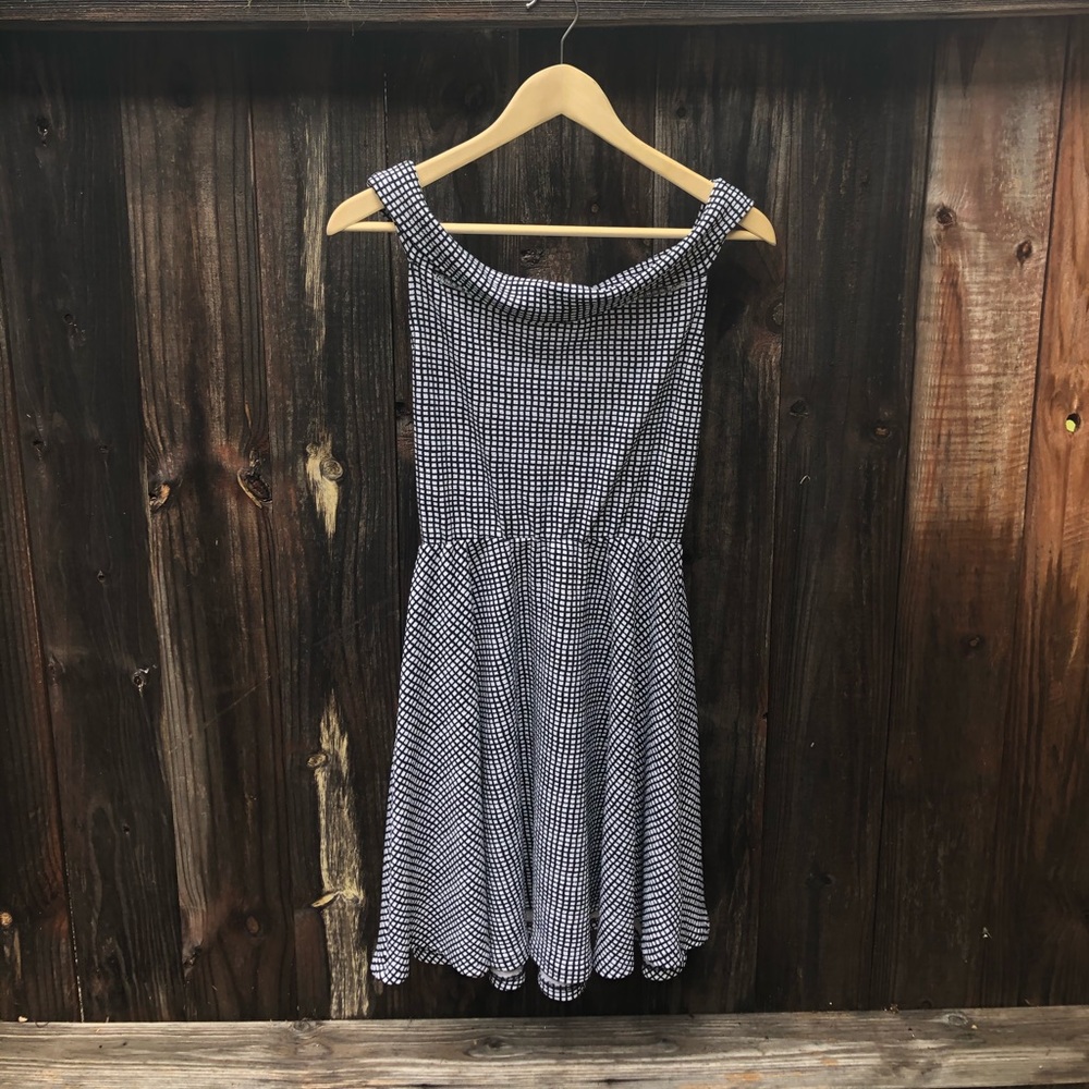 Rhapsodielle - Black & White Scoop Neck Dress